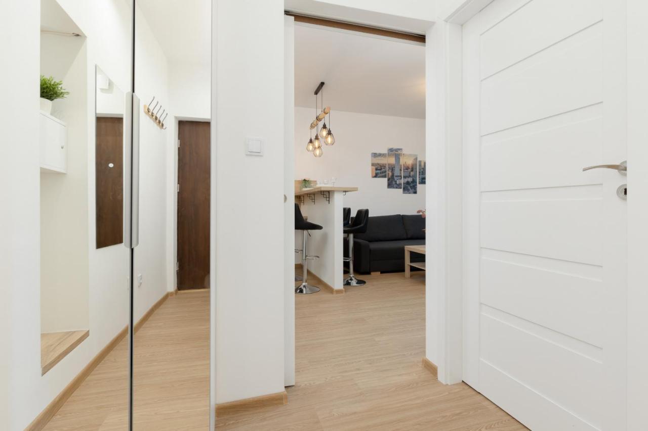 Roomy Apartment Oczapowskiego In Bielany By Noclegi Renters Warszawa Zewnętrze zdjęcie