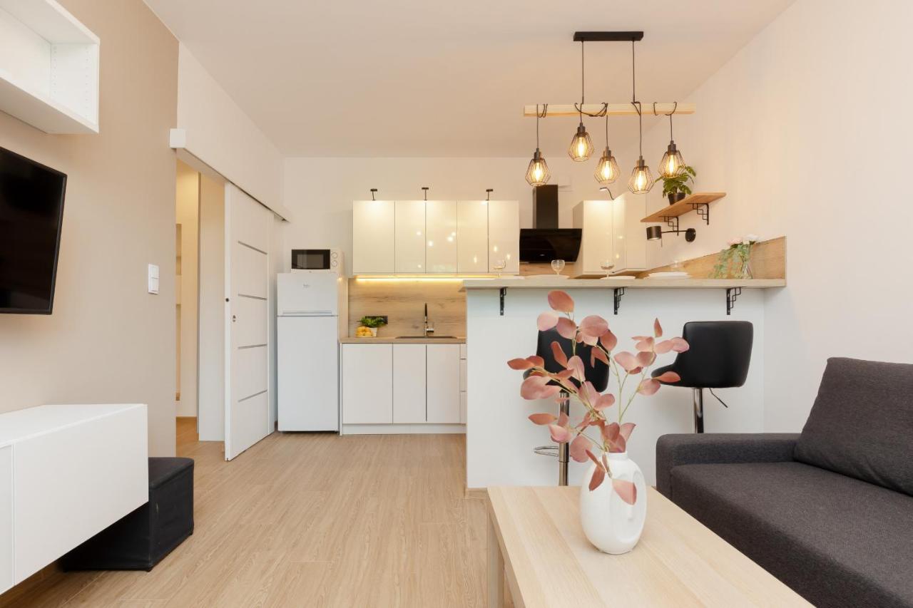 Roomy Apartment Oczapowskiego In Bielany By Noclegi Renters Warszawa Zewnętrze zdjęcie
